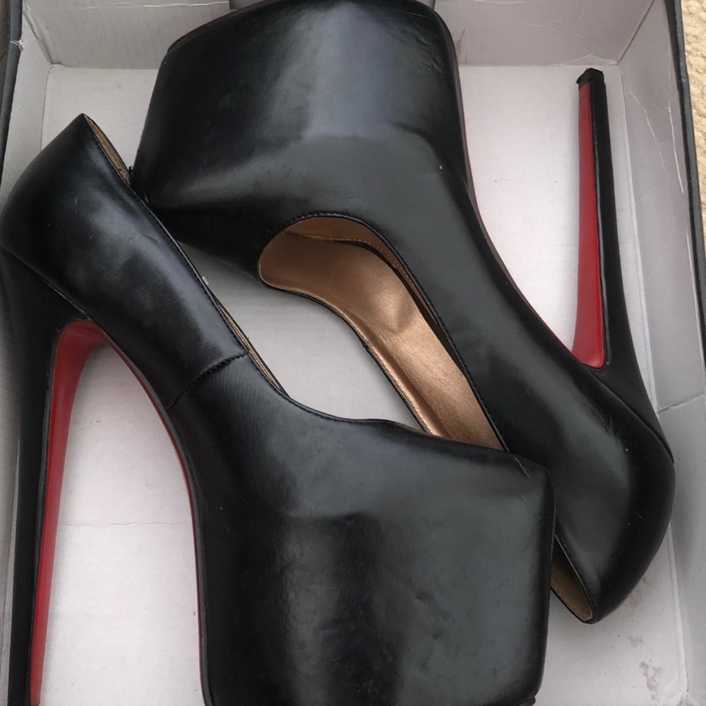 Black Leather 7" Xtreme Platform - Size 8 UK 6